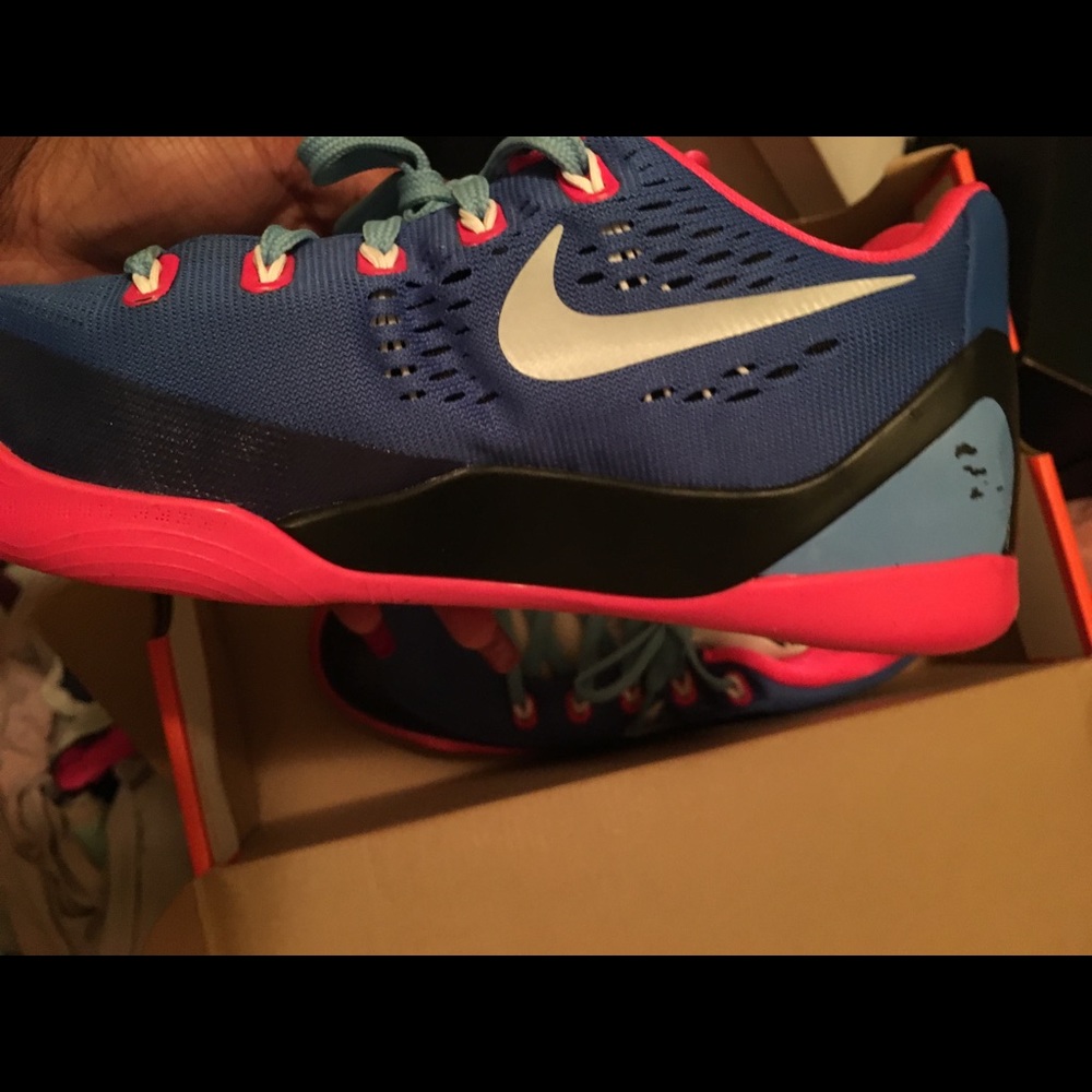 Kobe IX - Picture 2 of 3